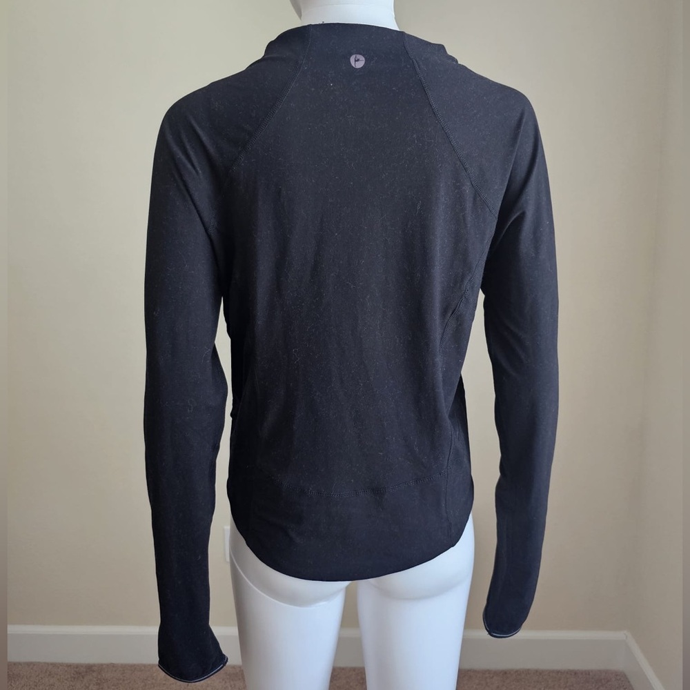 NWOT Medium Black Workout Long Sleeve Shirt - Picture 3 of 5